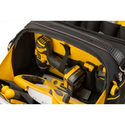 Otevřená brašna na nářadí Stanley FatMax FMST1-73607 s nářadím. Otevřená brašna na nářadí Stanley FatMax FMST1-73607 s nářadím.