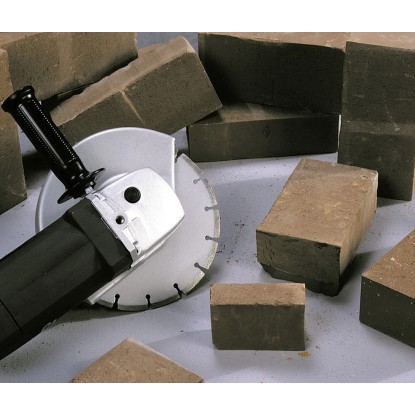 Diamantový kotouč LUX Comfort 125 mm na úhlové brusce s kameny. Diamantový kotouč LUX Comfort 125 mm na úhlové brusce s kameny.