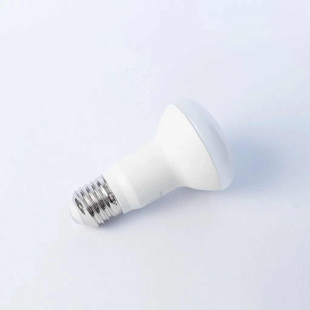 TESLA Lighting LED žárovka Reflektor R63, E27, 7 W, 630 lm, 6500 K TESLA Lighting LED žárovka Reflektor R63, E27, 7 W, 630 lm, 6500 K