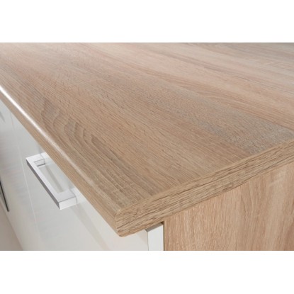 Detail: Kuchyňská linka Respekta KB270ENWP, bílá čela, pracovní deska dub Natura. Detail: Kuchyňská linka Respekta KB270ENWP, bílá čela, pracovní deska dub Natura.