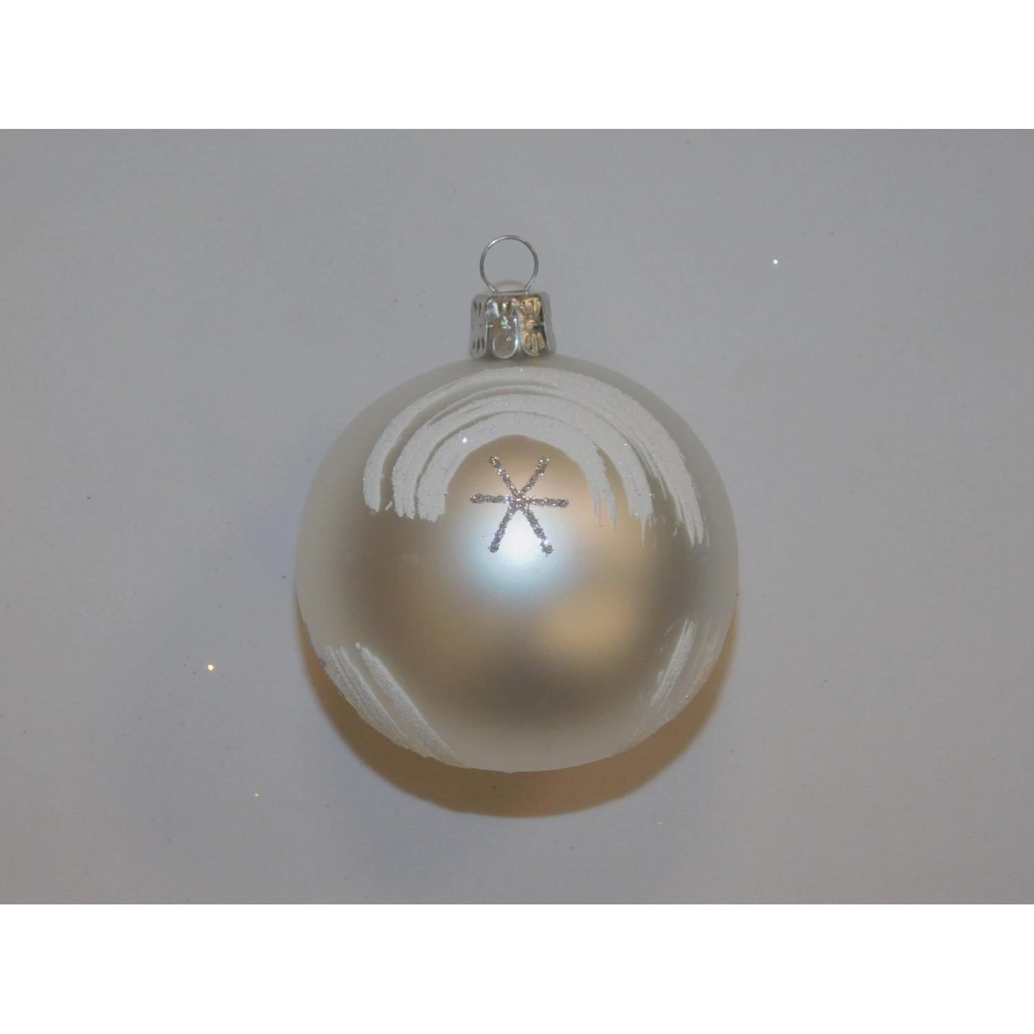 ONREX Vánoční ozdoba skleněná koule bílá/stříbrná hvězdičky pr. 7 cm