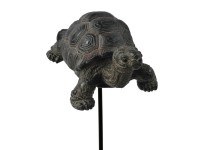 Dekorativní figurka mláděte želvy na tyči 11 cm
