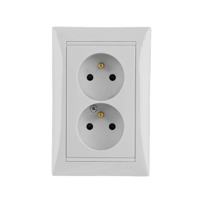 Legrand LEG50461 Spina Doppia Funzione Con Presa 2P+T 16A 250V - Colore Bianco - Prolunga Multipresa Extra Piatta Con Gancio A Parete