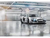 Komar Papírová fototapeta Audi R8 Le Mans 368 x 254 cm Komar Papírová fototapeta Audi R8 Le Mans 368 x 254 cm