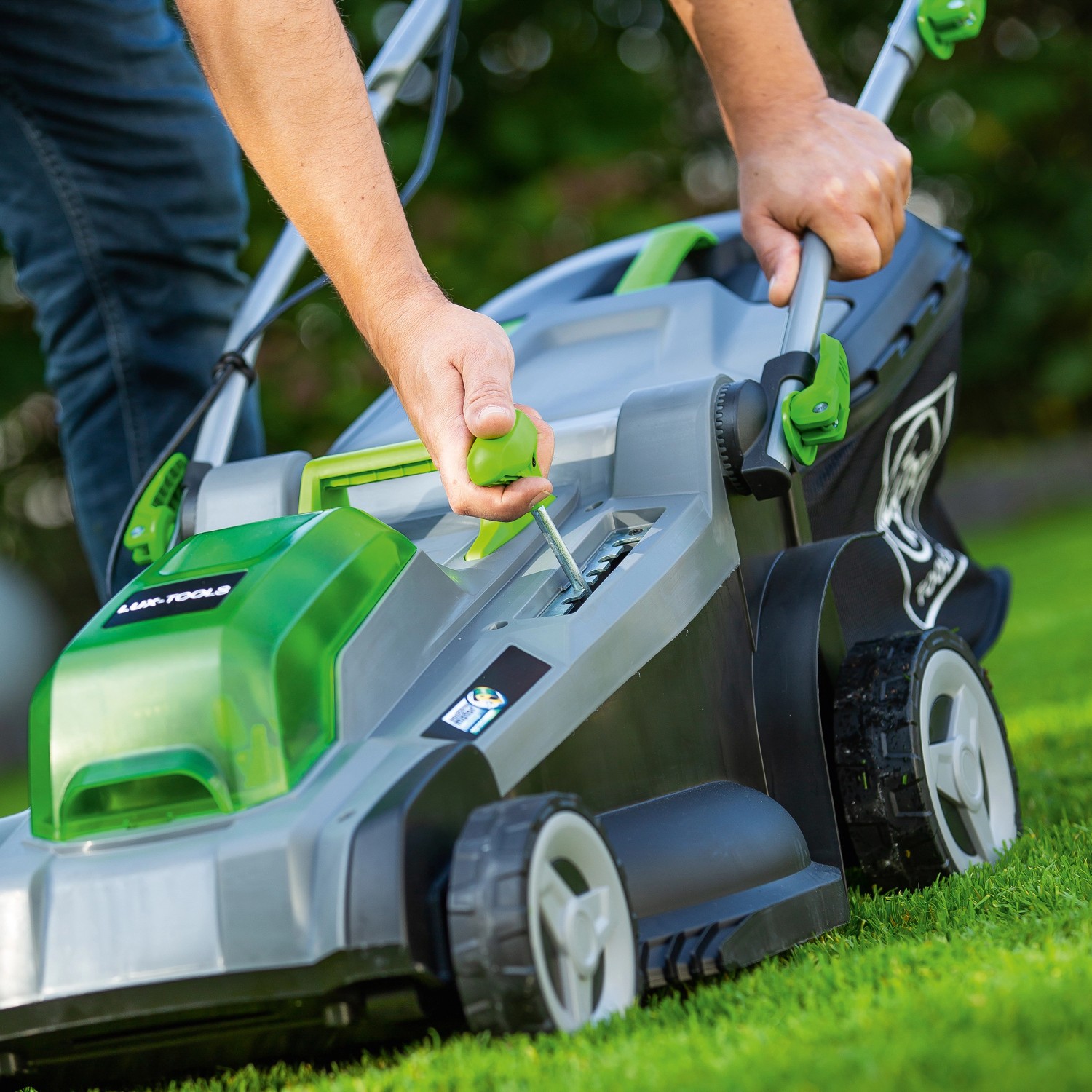 LUXTOOLS 1 PowerSystem Aku sekačka na trávu ARM2x20/43 Set koupit v OBI