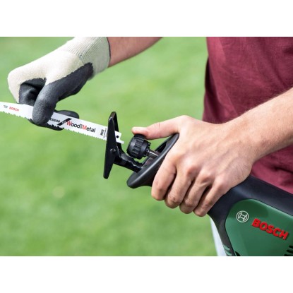 Akumulátorová pila ocaska Bosch 18 V AdvancedRecip 18: Detail výměny pilového listu.