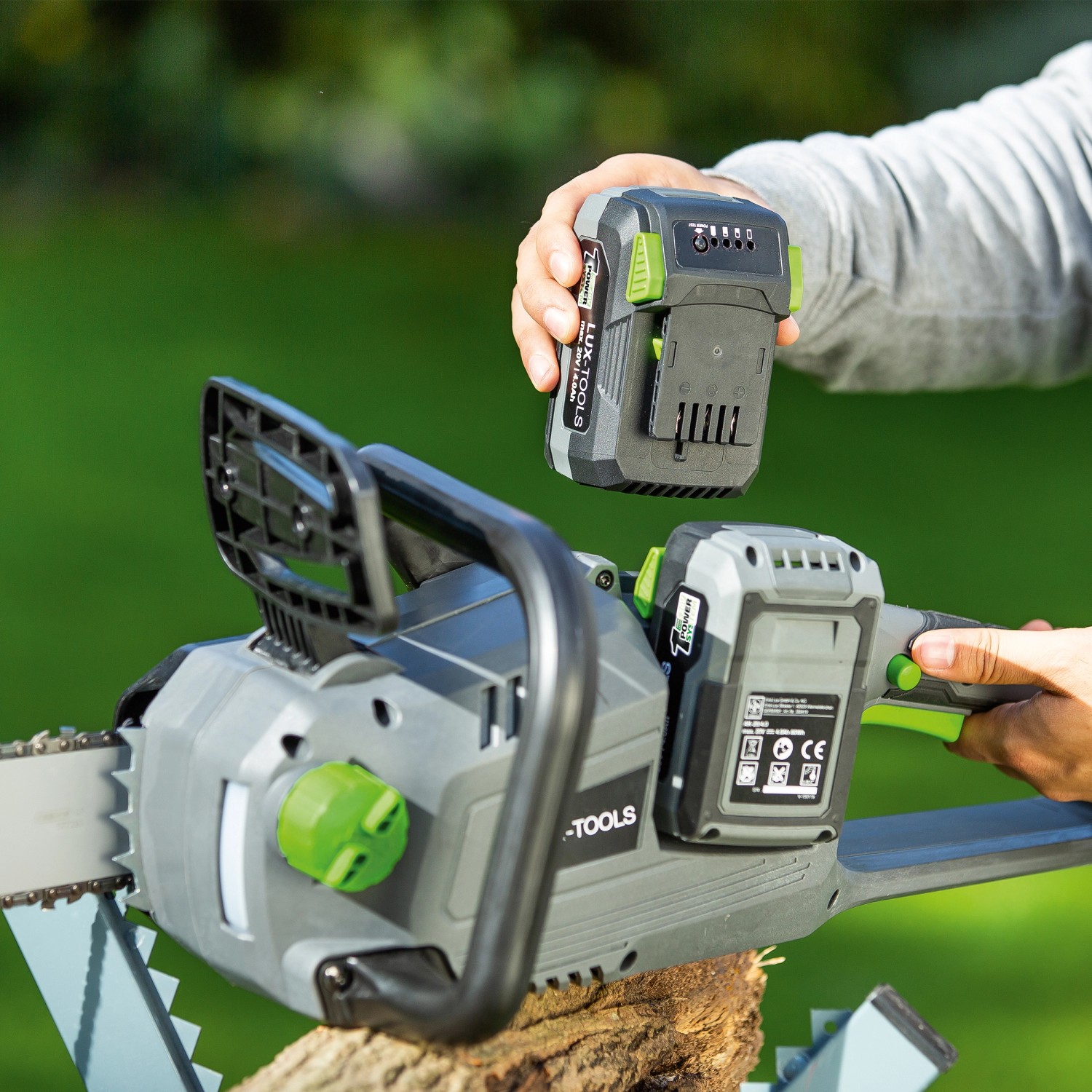 LUXTOOLS 1 PowerSystem Aku řetězová pila AKS2x20/4/30 koupit v OBI