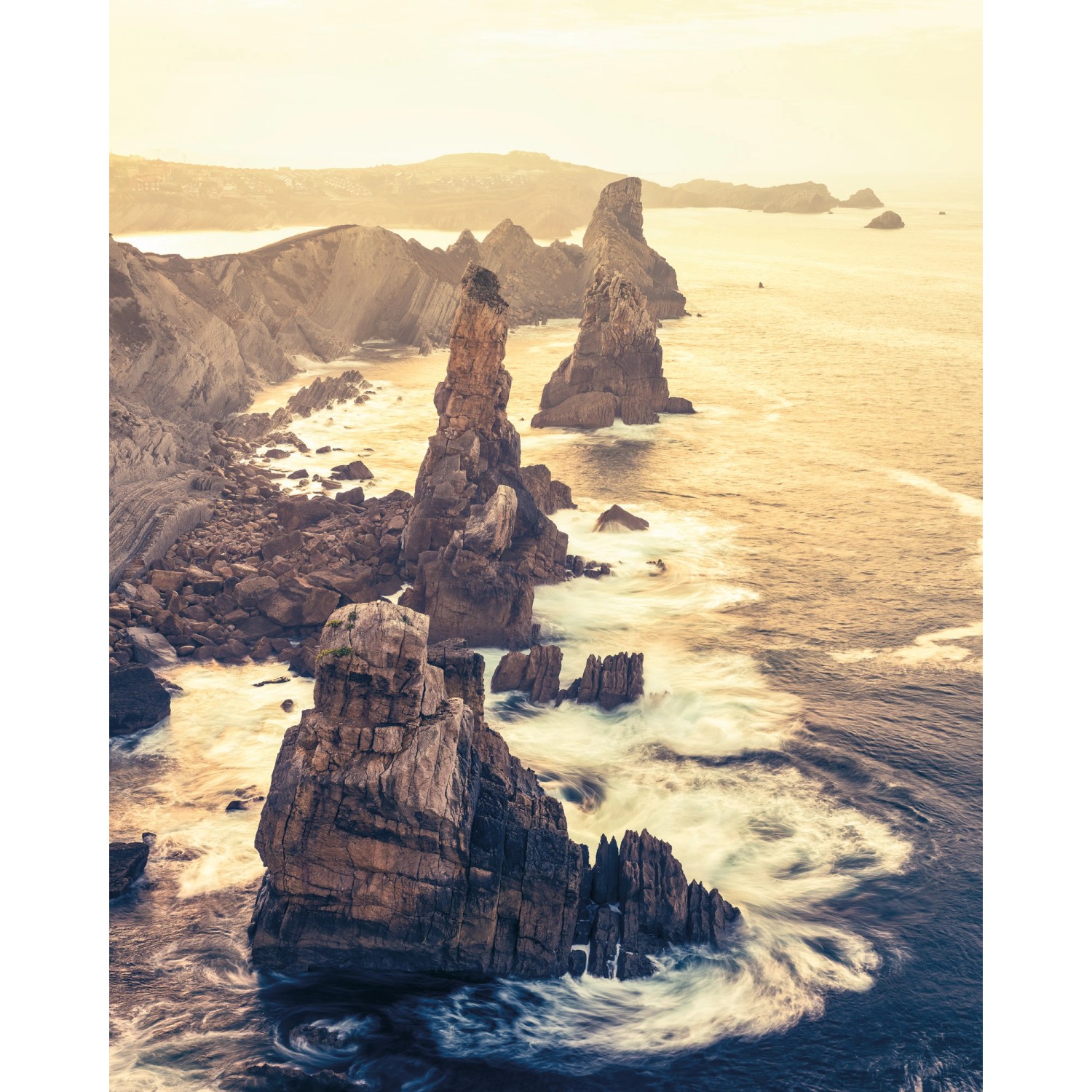 Komar Vliesová fototapeta Pillar Parade 200 x 250 cm