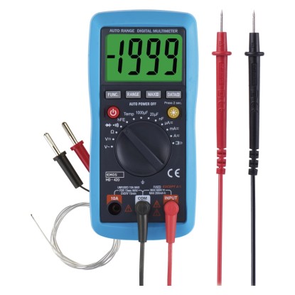 Digitální multimetr s měřicími kabely pro měření napětí. Měřicí přístroj pro elektroniku.