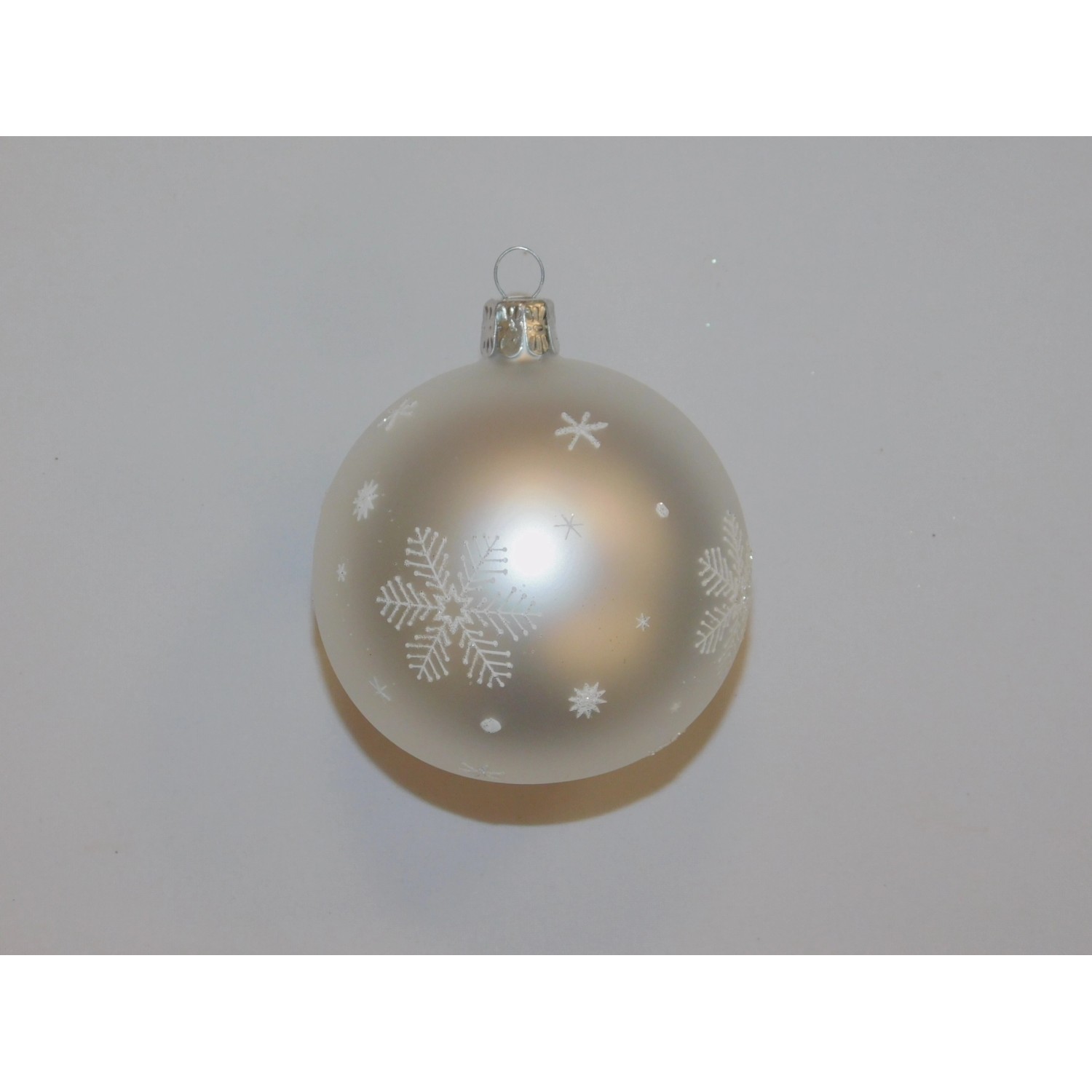 ONREX Vánoční ozdoba skleněná koule bílá vločky pr. 8 cm