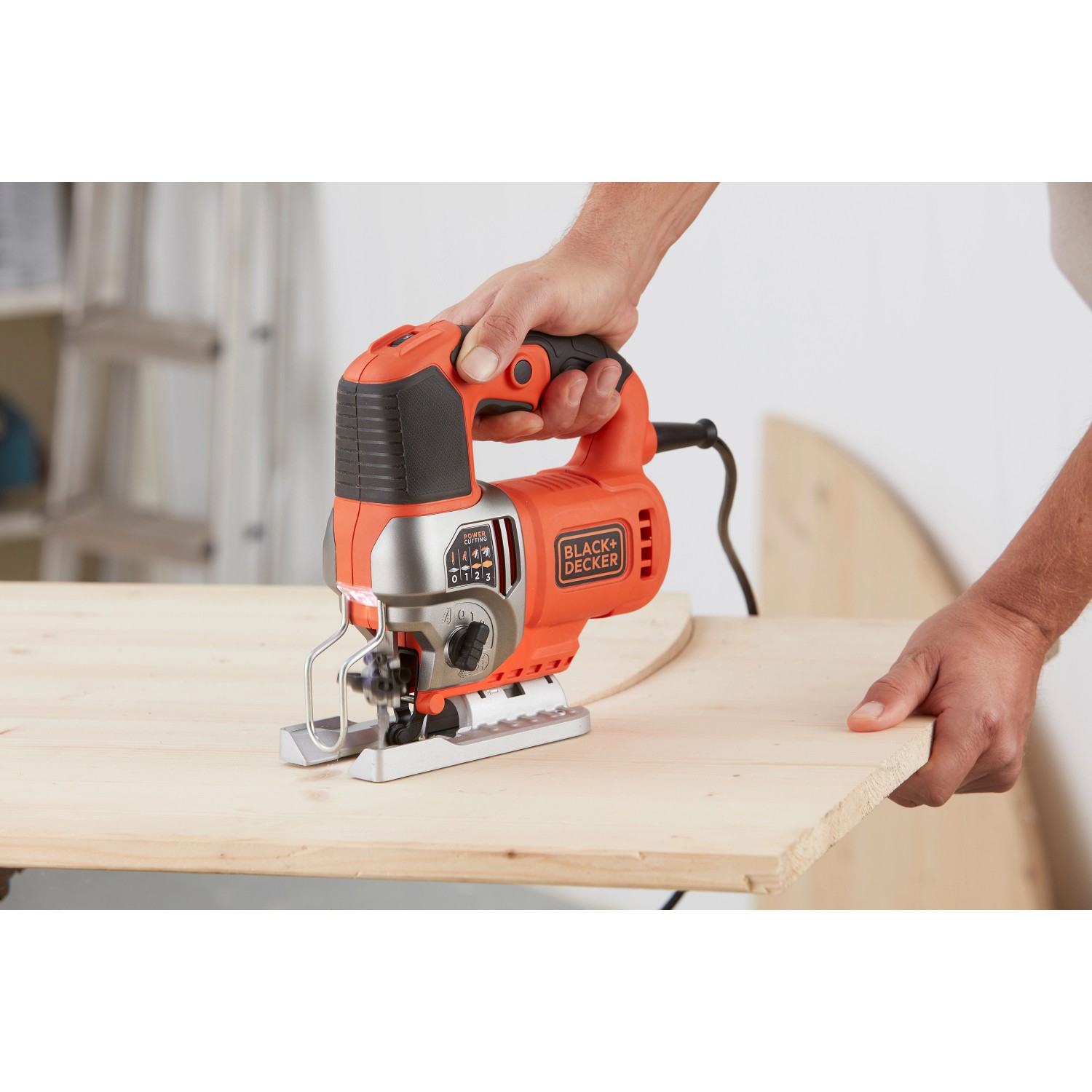 Black+Decker Elektronická přímočará pila BES610K, 650 W