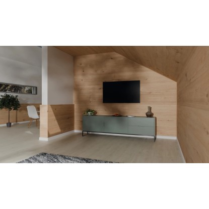 Obývací pokoj s obkladem stěn s použitím skládací lišty Egger Decowall FL009 Esbjerg ve světle hnědé barvě.