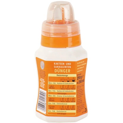 Compo Hnojivo na kaktusy 250ml: Tekuté hnojivo pro kaktusy a sukulenty v bílé nádobě s dávkovacím uzávěrem.