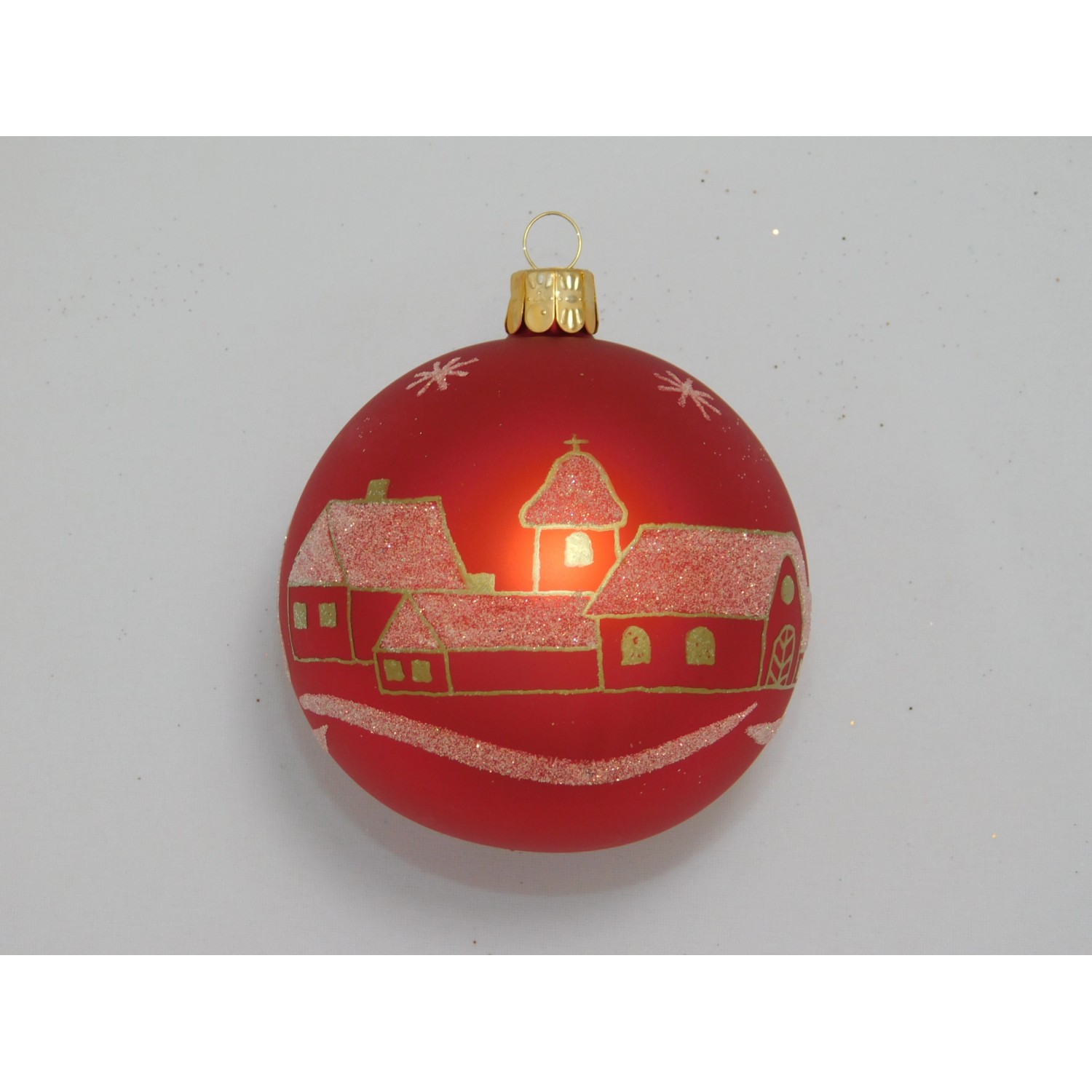 Ornex Skleněná vánoční ozdoba červená s vesničkou pr. 8 cm