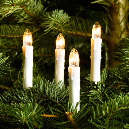 LED světelný řetěz se svíčkami (20 LED, teplá bílá) na vánočním stromku.