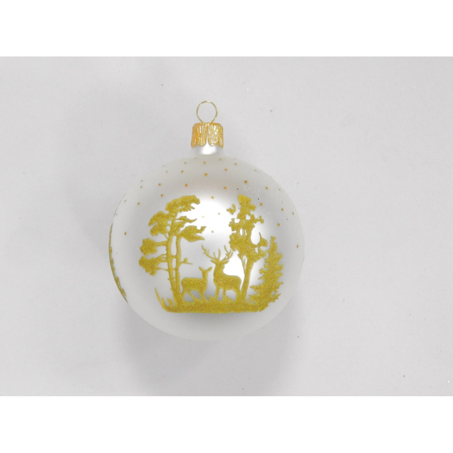 ONREX Vánoční ozdoba skleněná koule bílá/zlatá les pr. 8 cm
