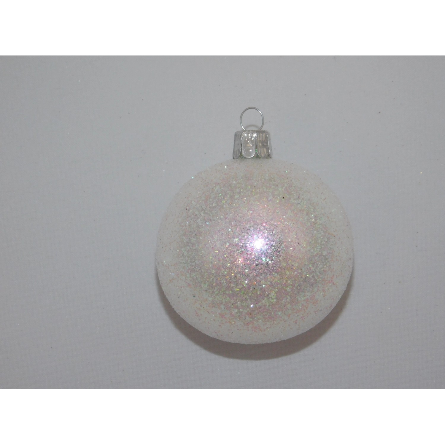Ornex Skleněná vánoční ozdoba bílá s posypem pr. 7 cm
