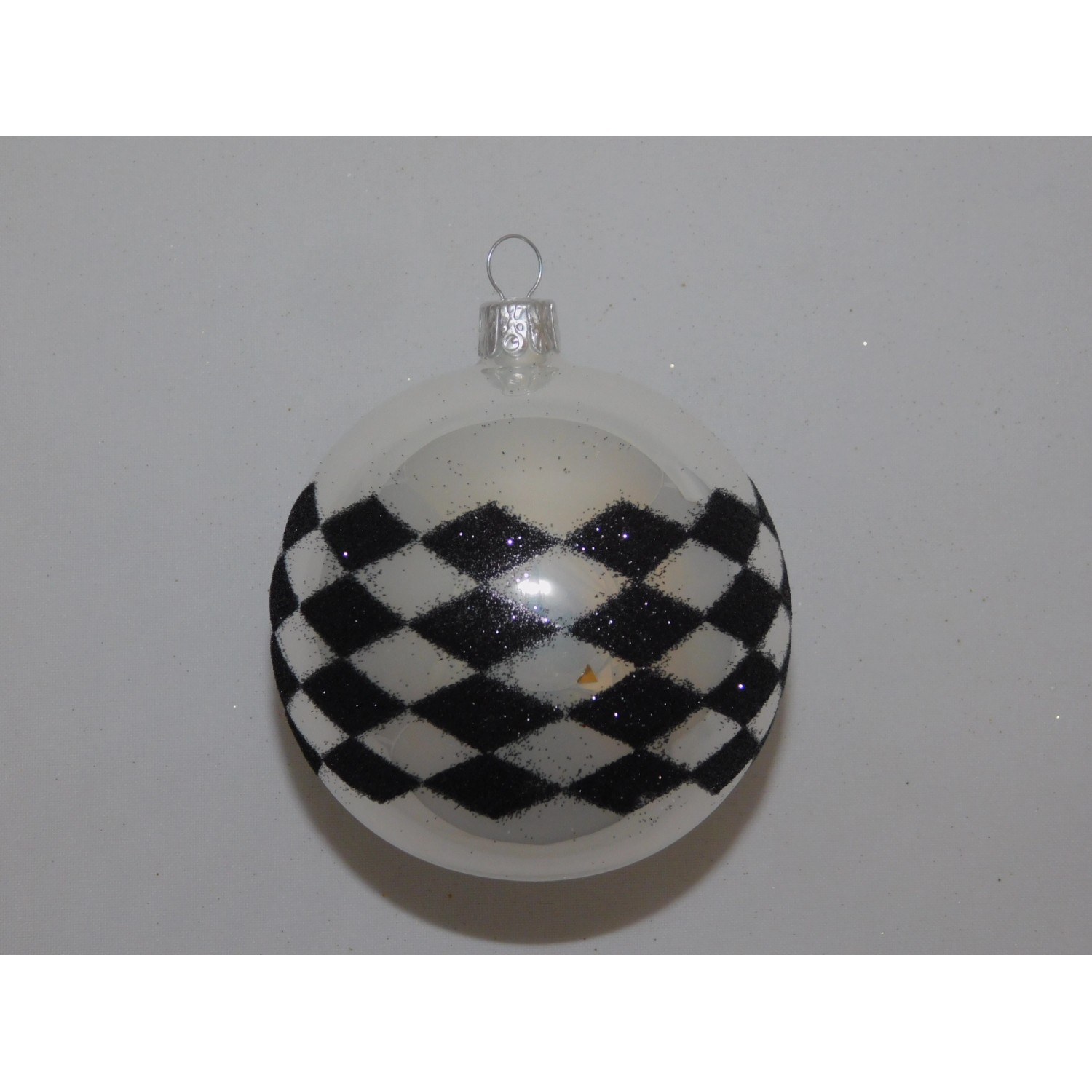 ONREX Vánoční ozdoba skleněná koule bílá/černá dekor pr. 8 cm