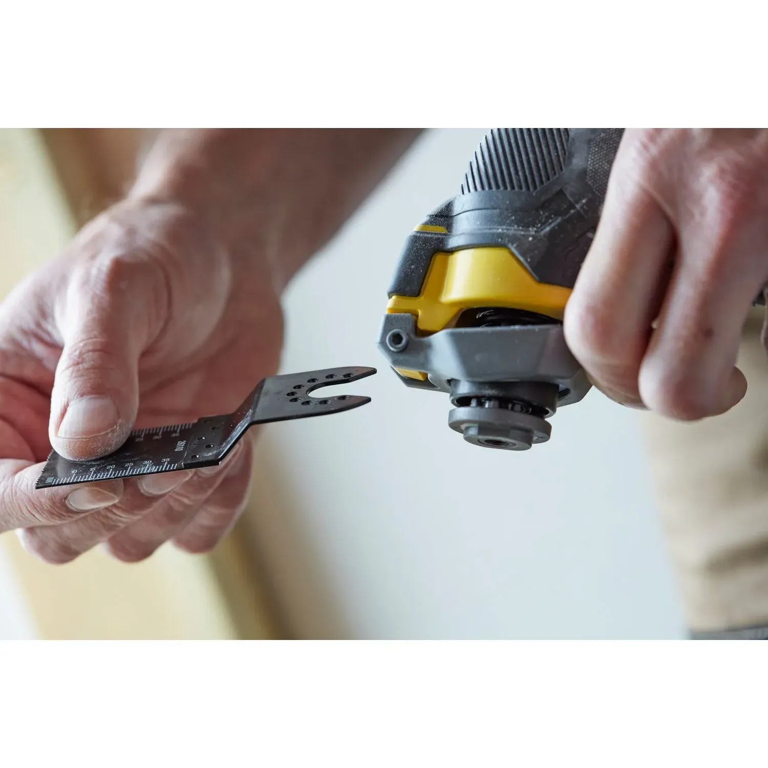 UTENSILE MULTIFUNZIONE STANLEY FATMAX FME650K CON ACCESSORI E VALIGETT - 4