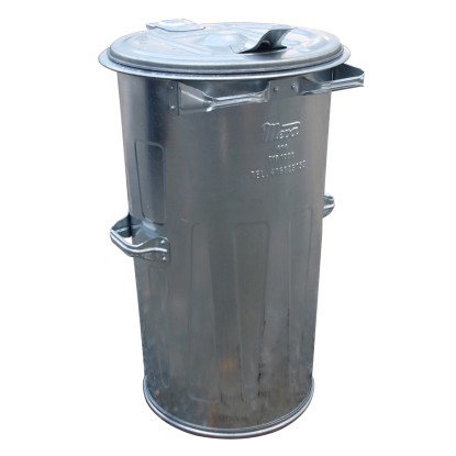 Stříbrný kovový odpadkový koš s víkem.