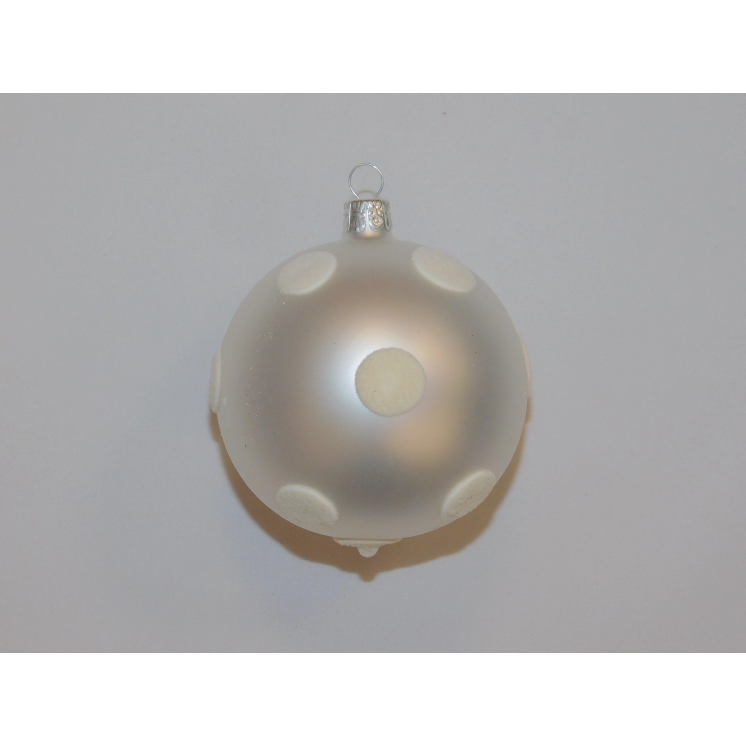 ONREX Vánoční ozdoba skleněná koule bílá puntíky pr. 8 cm