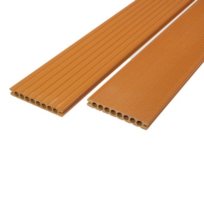 Rettenmeier WPC terasová prkna v barvě Bangkirai Beige, rýhovaná a drážkovaná.