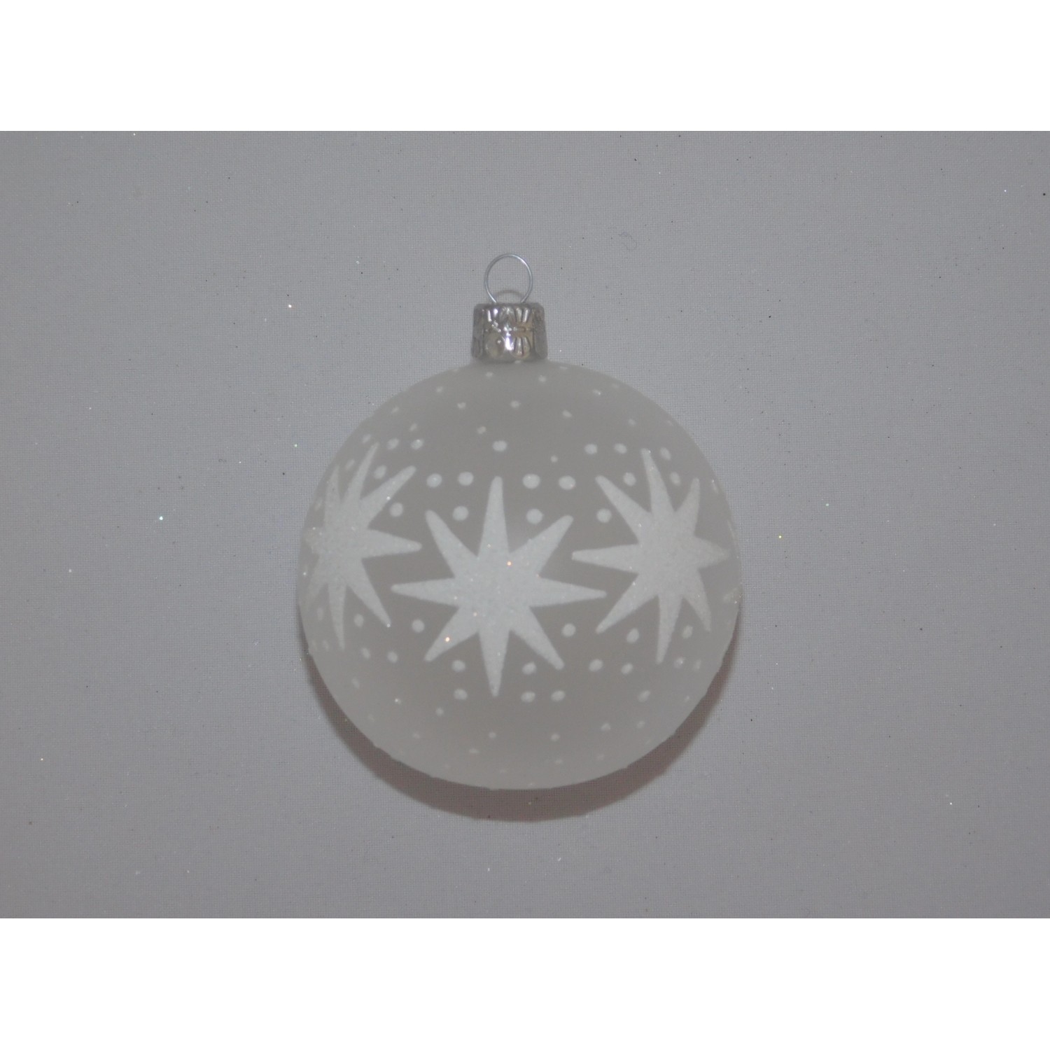 Ornex Skleněná vánoční ozdoba bílá s hvězdami pr. 8 cm