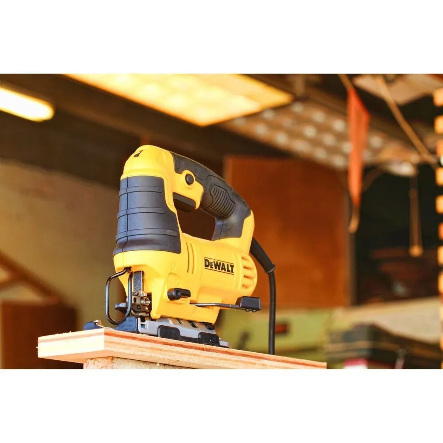 DeWALT Elektrická přímočará pila DWE349-QS, 650 W