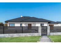 Budmat Plechová plotovka Spazio horizontální montáž ořech 9 x 115 x 2000 mm Budmat Plechová plotovka Spazio horizontální montáž ořech 9 x 115 x 2000 mm