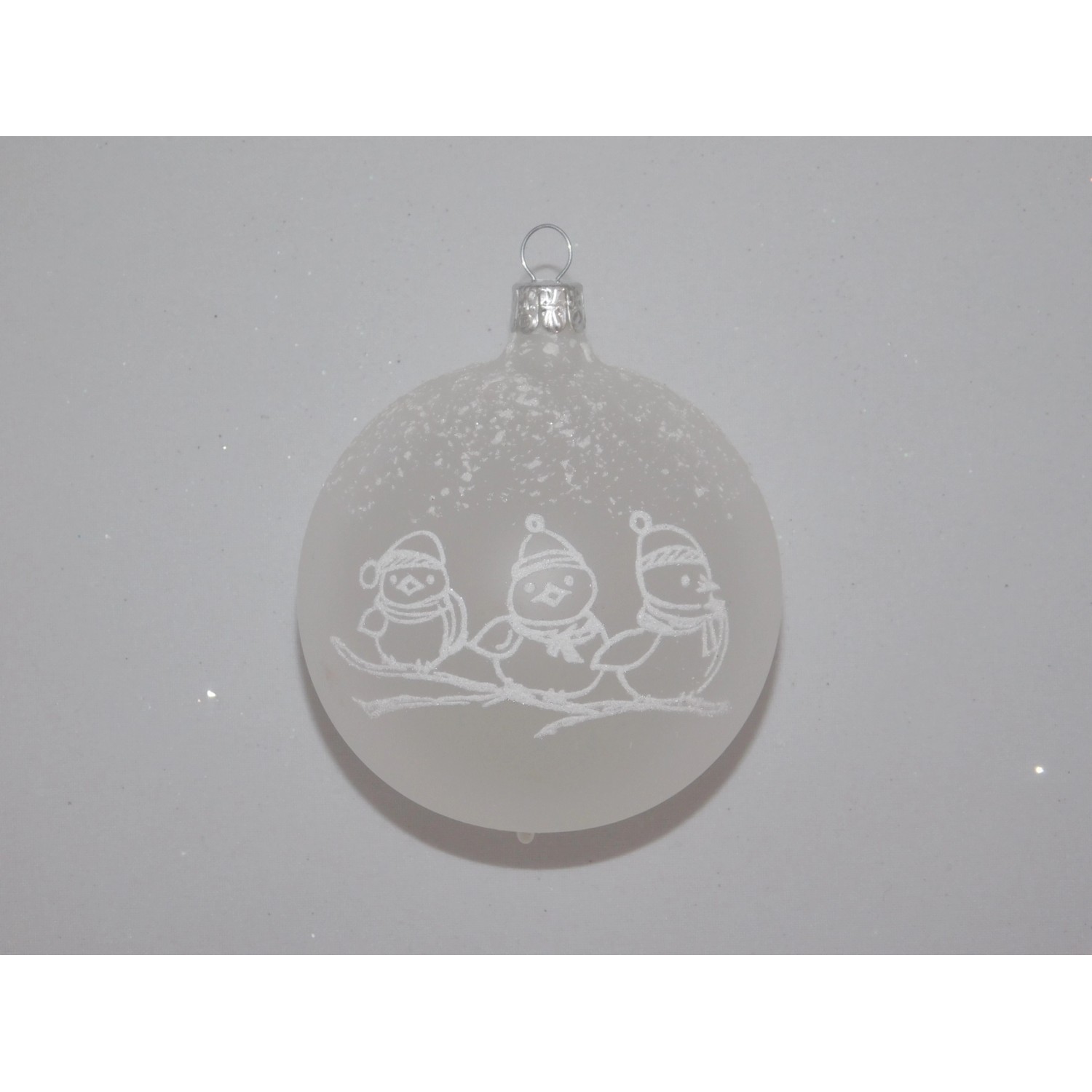 Ornex Skleněná vánoční ozdoba bílá s ptáčky pr. 8 cm