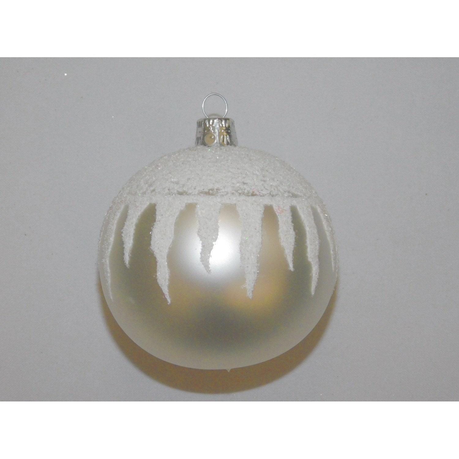 ONREX Vánoční ozdoba skleněná koule bílá rampouchy pr. 8 cm