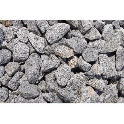 Žulová drť sůl a pepř, 25-50mm, okrasný štěrk pro zahradní úpravy.