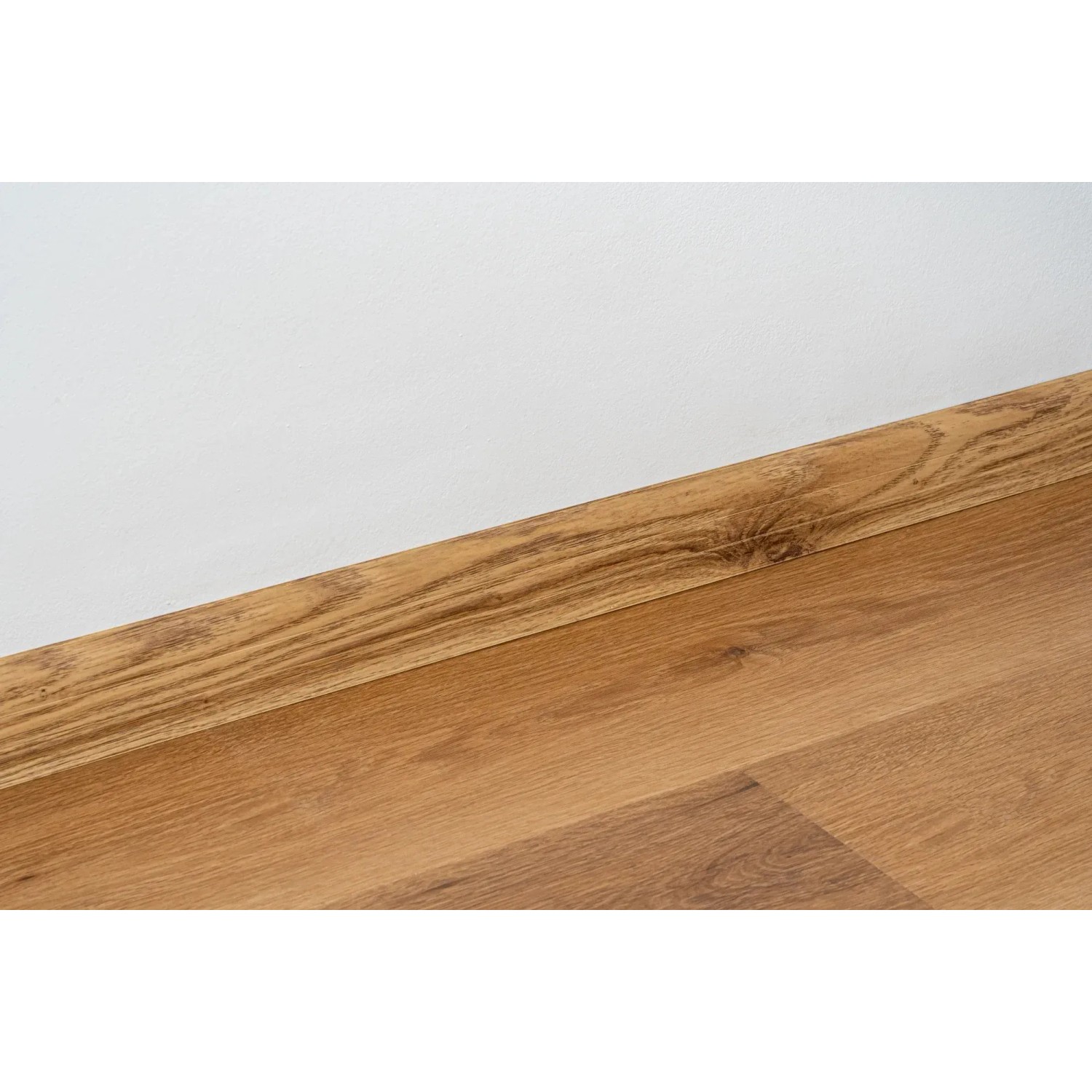 EGIBI Soklová PVC lišta Gold nr.222, 2,5 m