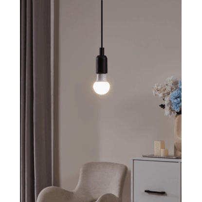 Závěsná LED žárovka E27 s černou objímkou.