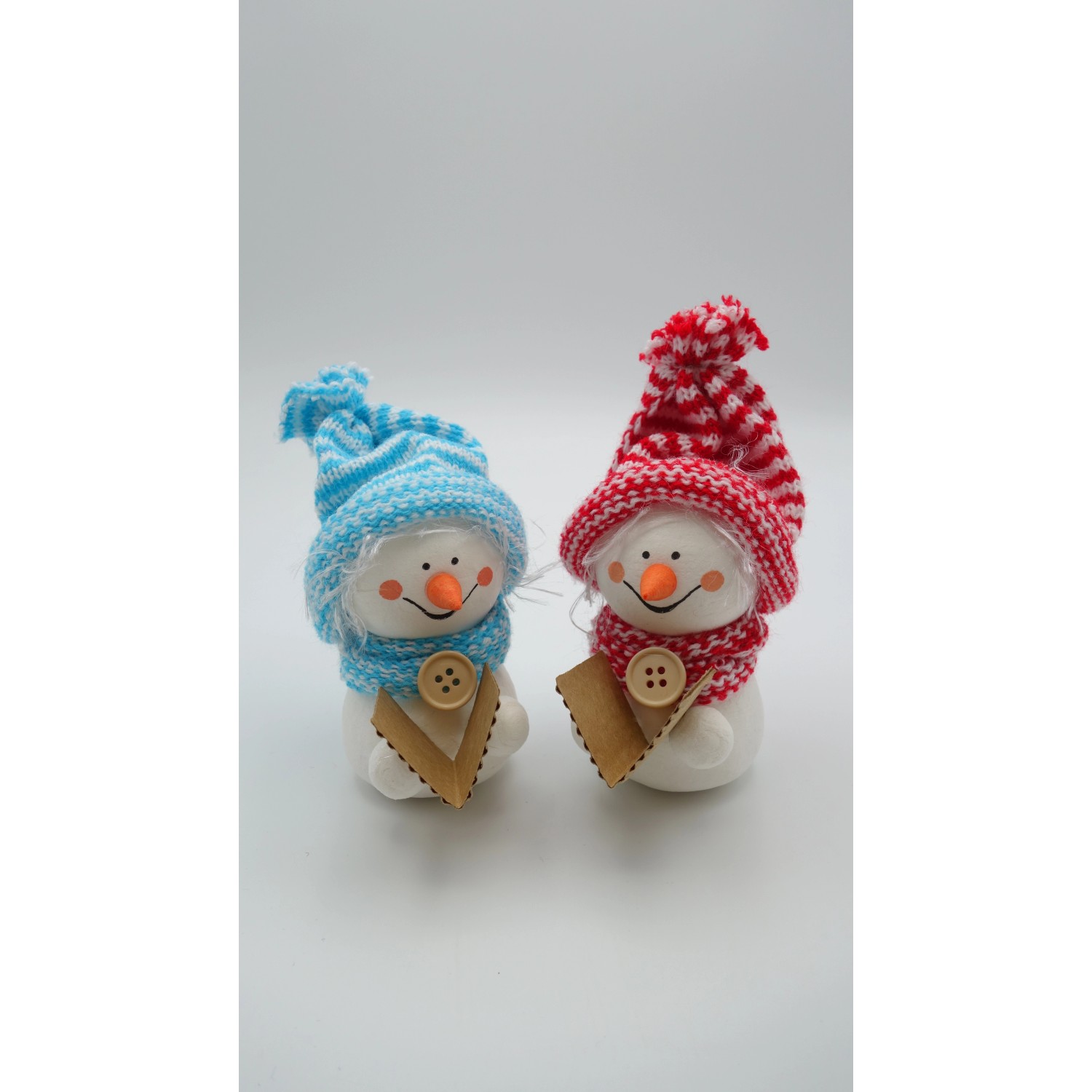 BD-Tova Figurka sněhuláček s knihou, různé barvy, 1 ks, 10,5 cm