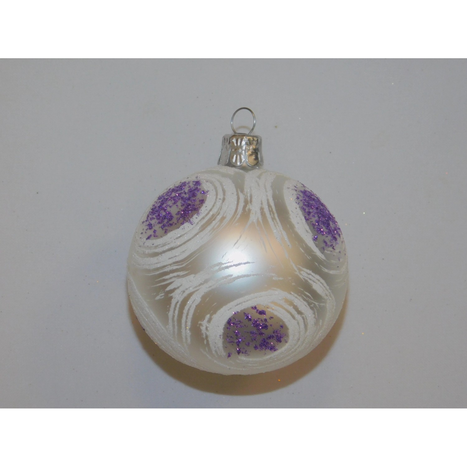 ONREX Vánoční ozdoba skleněná koule bílá kruhy pr. 7 cm