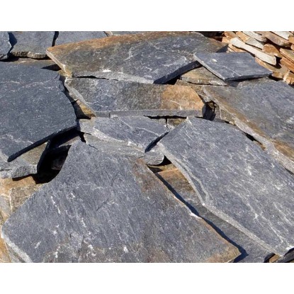 Křemencové polygonální desky Nero Greco, tloušťka 12-22 mm, pro terasy a chodníky.