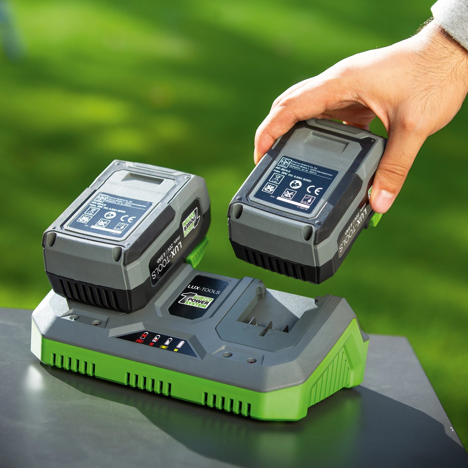 LUXTOOLS 1 PowerSystem Nabíječka SLG20/2x2.4 (DualCharger) koupit v OBI