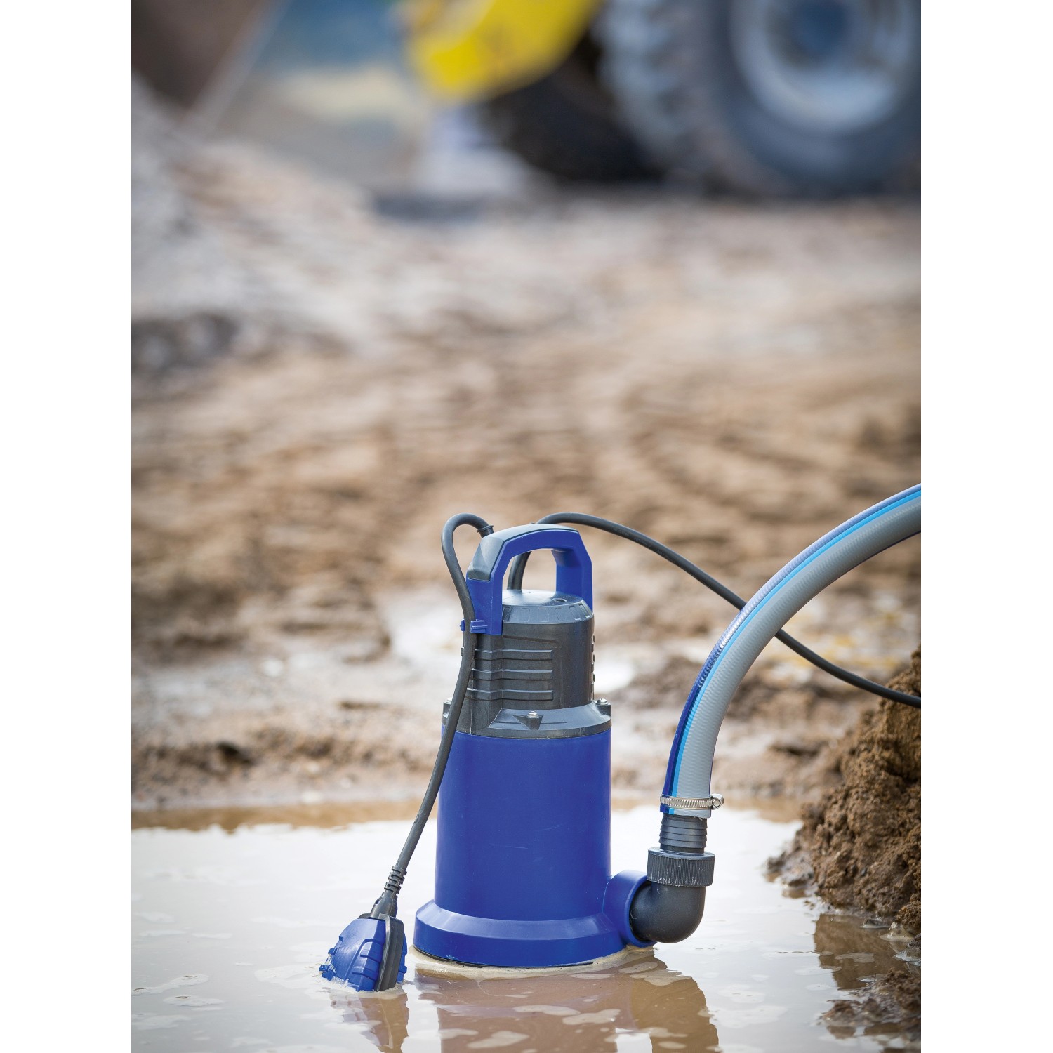 Насос для откачки воды из колодца высота подъёма 10 метров. Jumbo 200 насос для откачивания воды. Насос gardena 7500 погружной для грязной воды. Насос gardena 7000 погружной для чистой воды. Насос выкачивать воду.